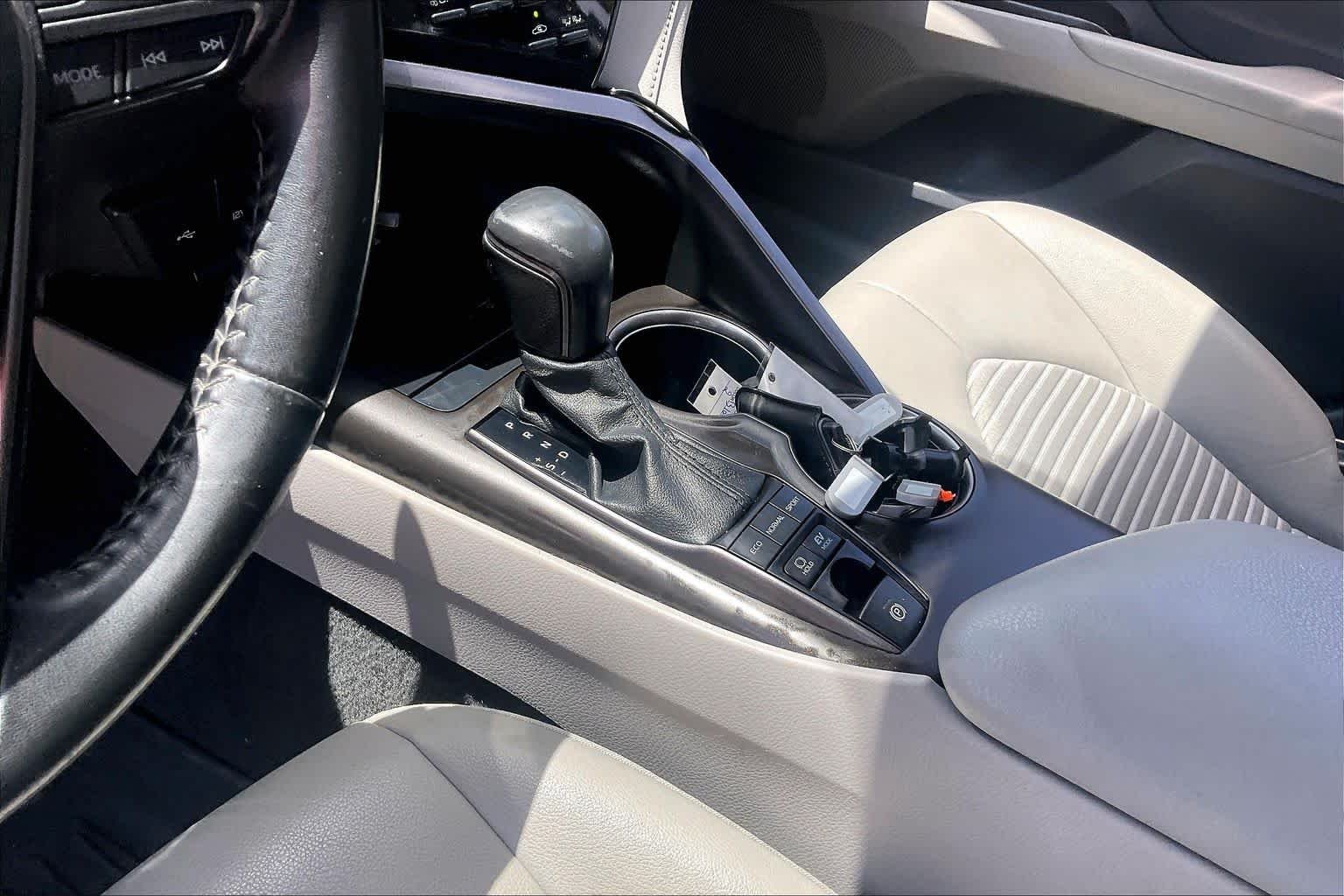 Used 2022 Celestial Silver Metallic Toyota Hybrid SE image 16
