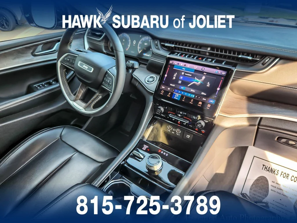 Used 2023 Diamond Black Crystal Pearlcoat Jeep Limited image 22