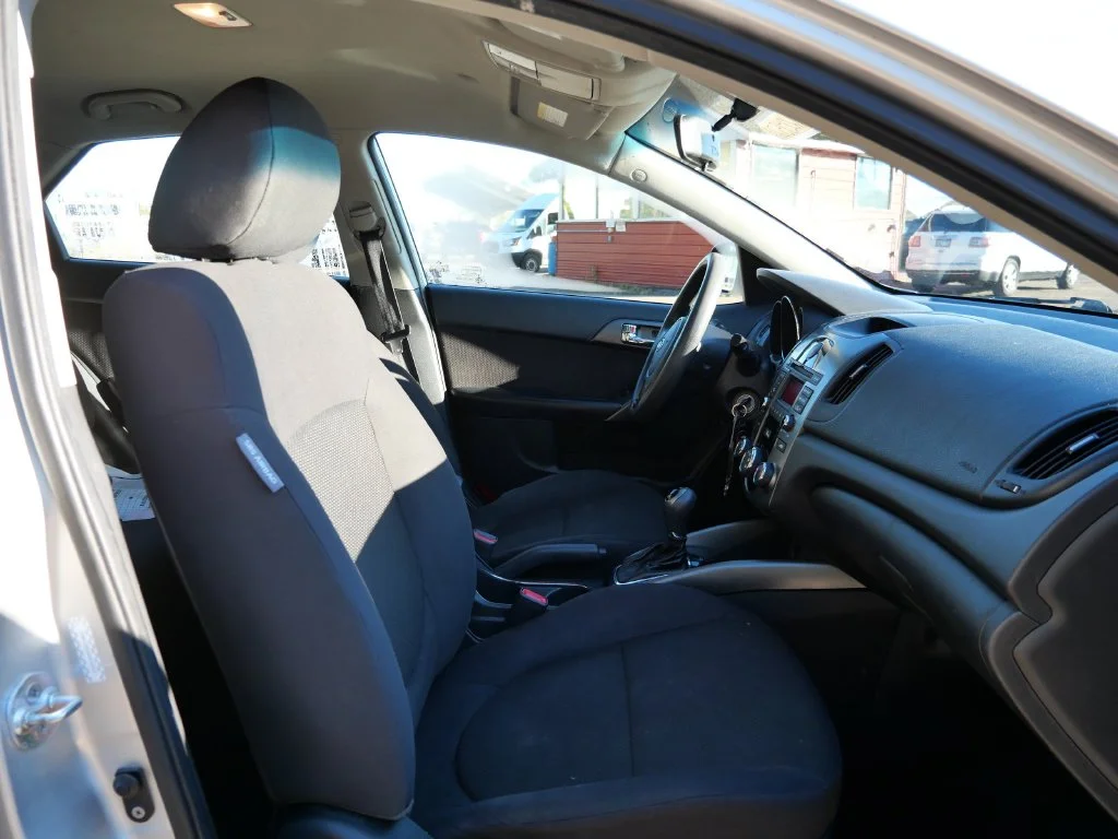Used 2013 Silver Kia EX image 12