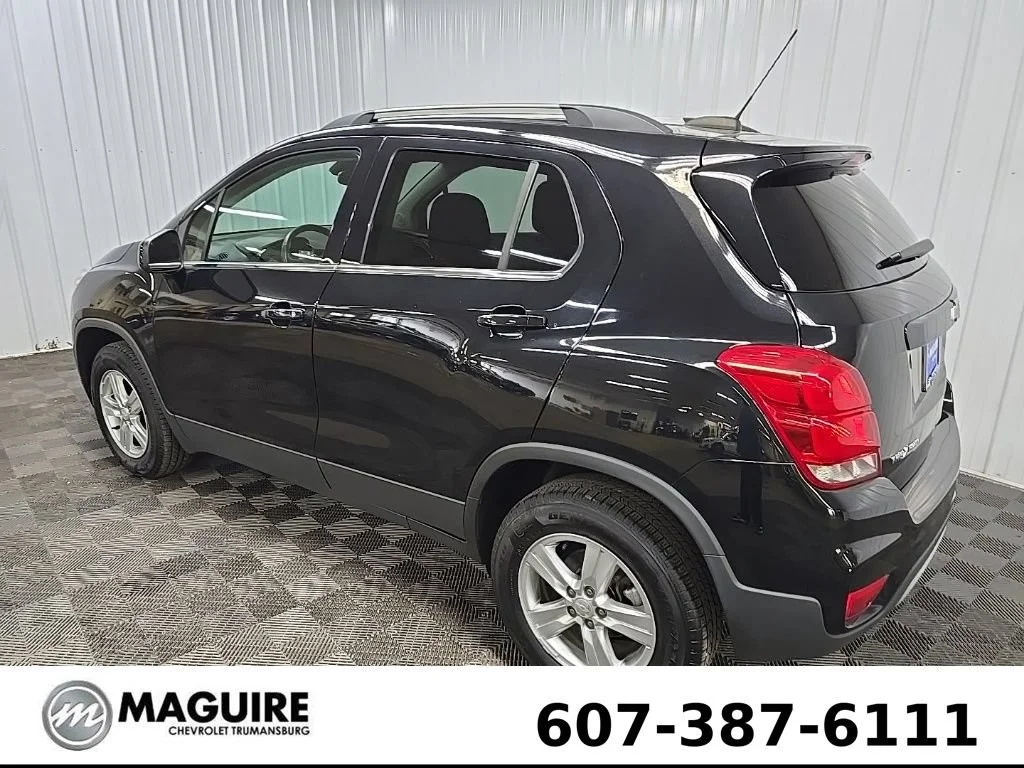 Used 2020 MOSAIC BLACK METALLIC Chevrolet LT image 9