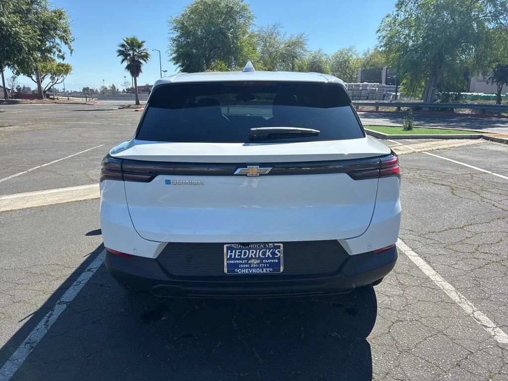 New 2026 Summit White Chevrolet LT image 4