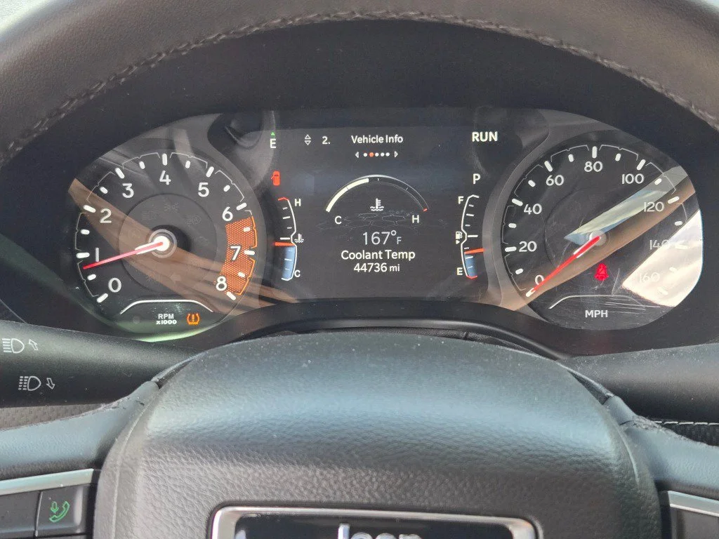 Used 2024 Gray Jeep Latitude 4x4 image 31