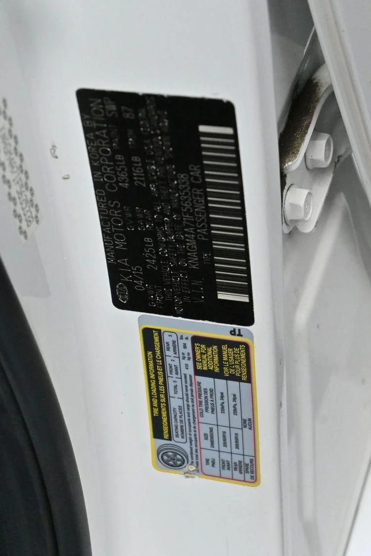 Used 2015 Snow White Pearl Kia LX image 36