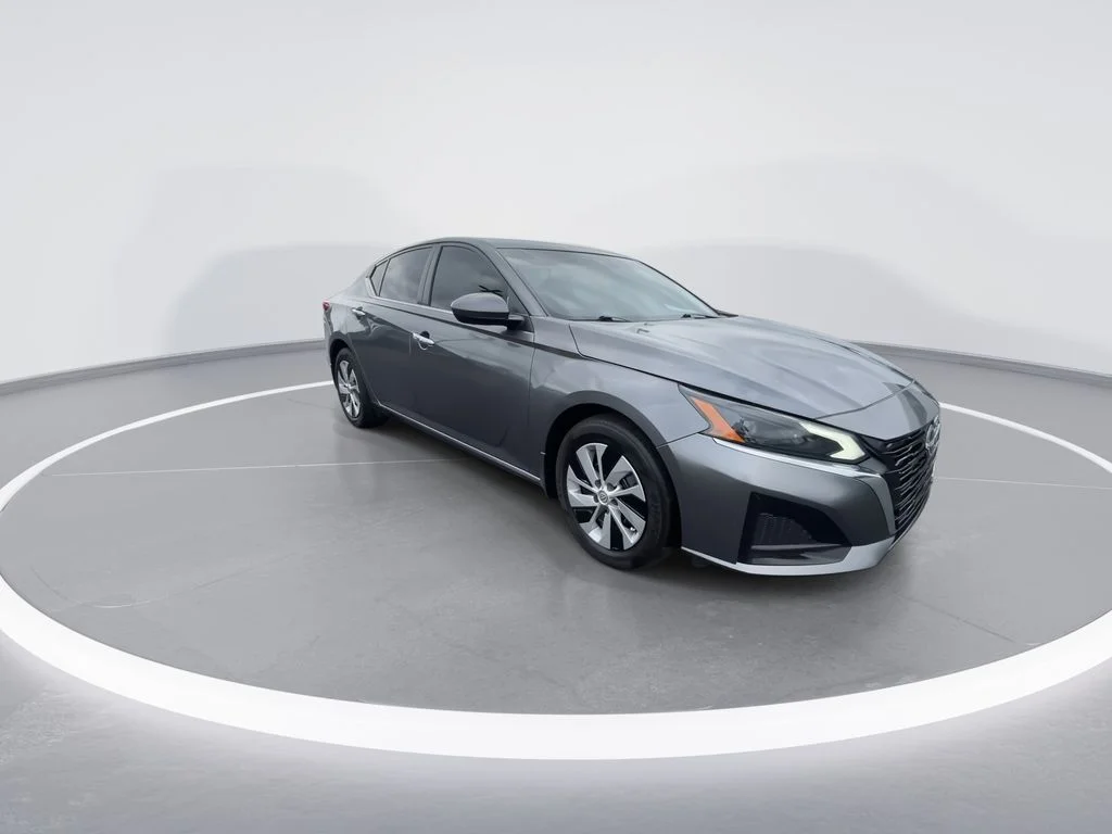Used 2023 Gray Nissan 2.5 S image 2