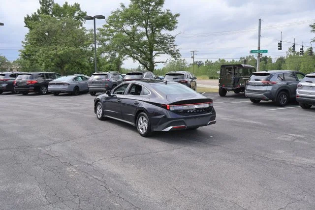 Used 2026 Blue Hyundai SE image 5