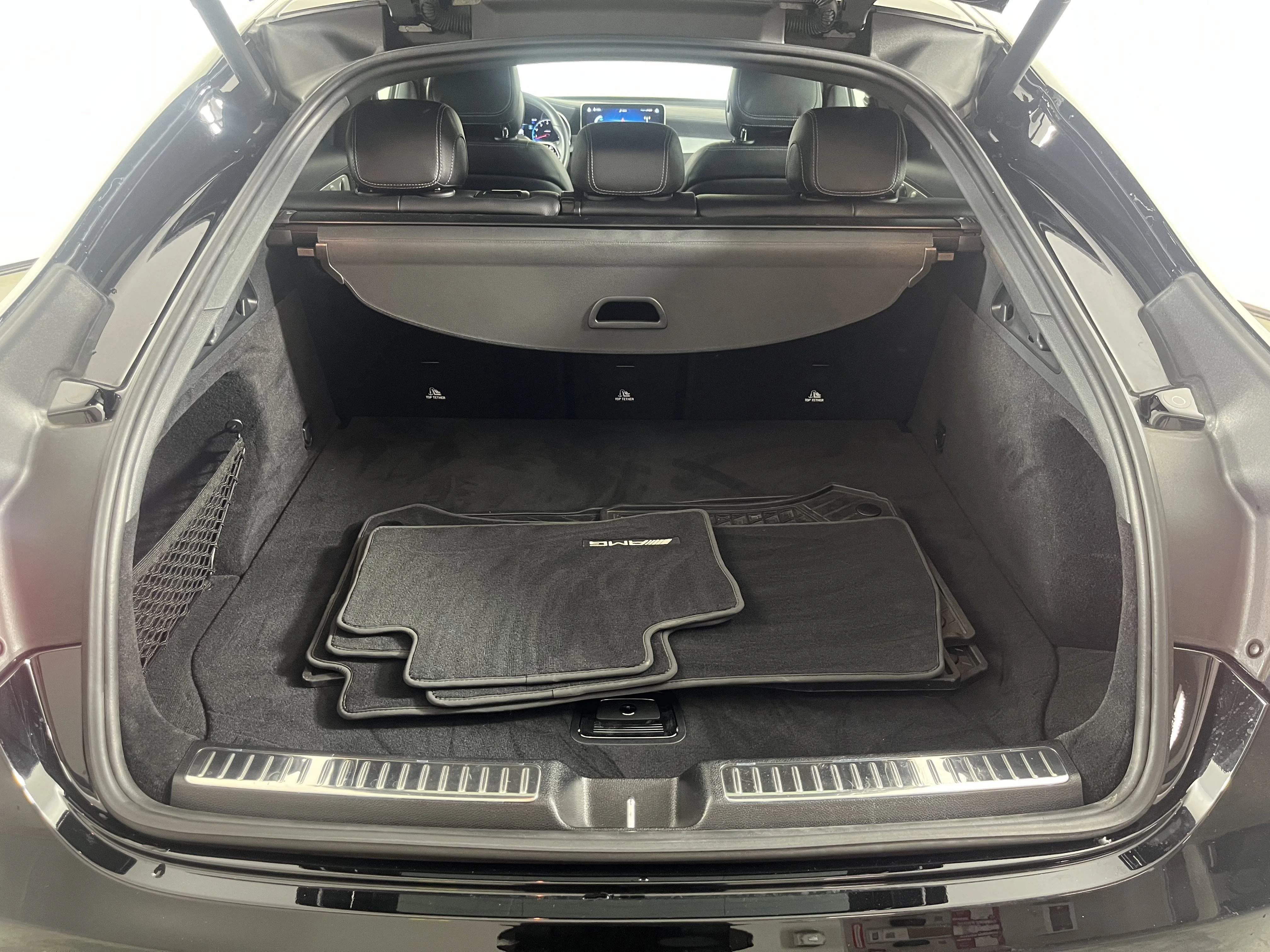 Used 2023 Obsidian Black Metallic Mercedes-Benz GLC 300 image 29