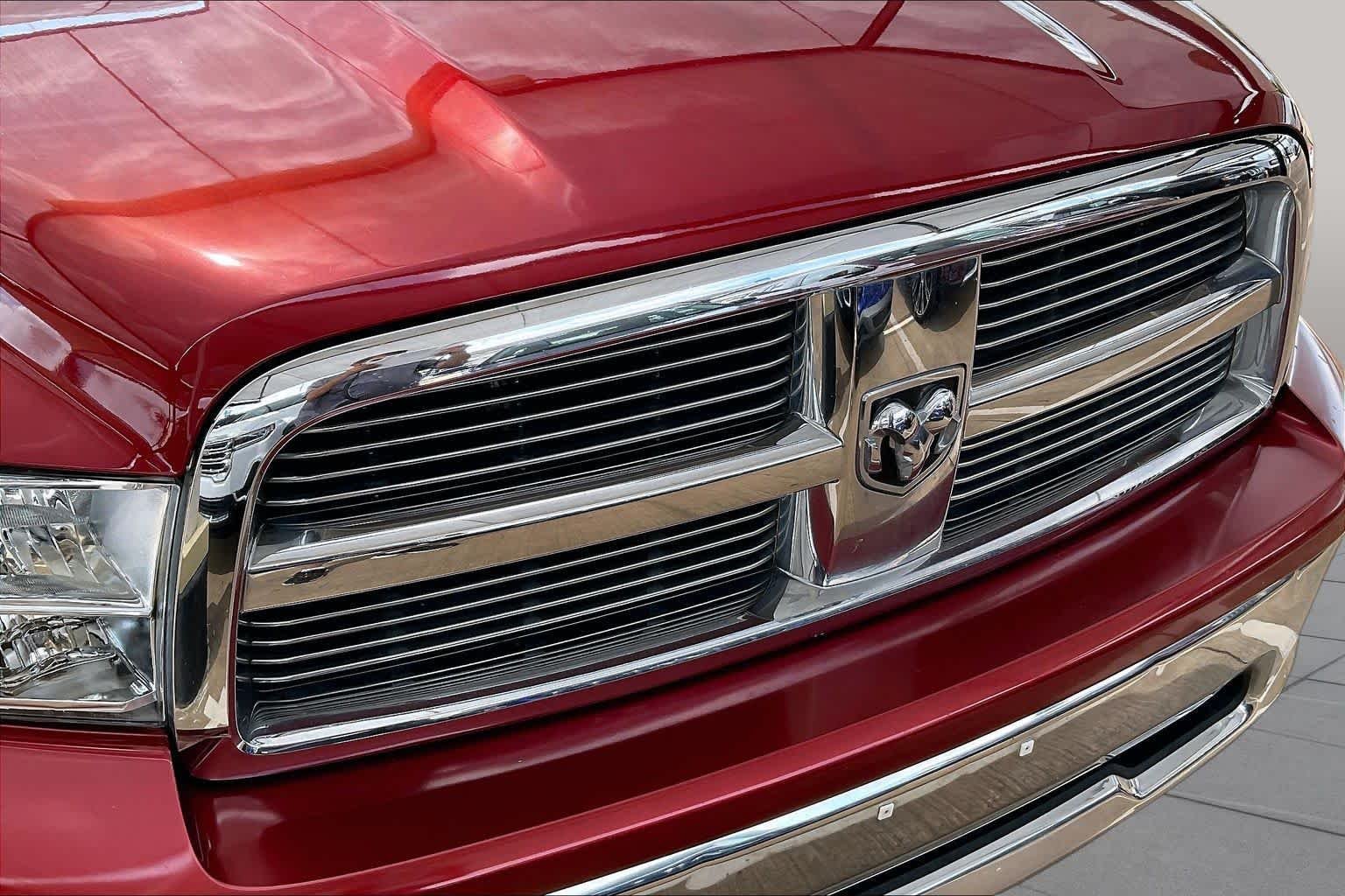 Used 2010 Inferno Red Crystal Pearl Dodge SLT image 27