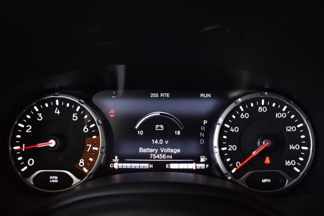 Used 2022 Gray Jeep Latitude image 26