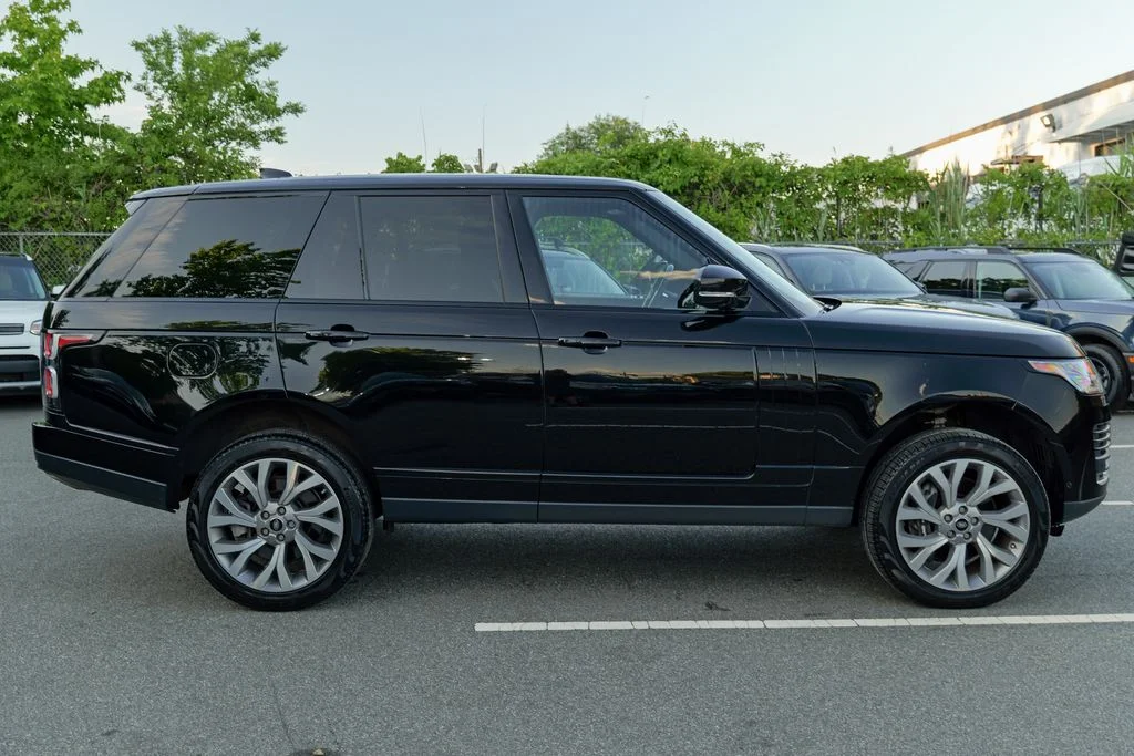 Used 2020 Santorini Black Metallic Land Rover HSE image 8