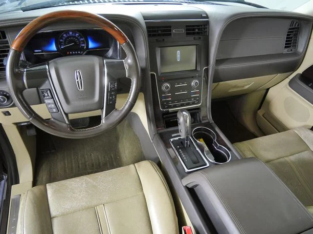 Used 2015 Brown Lincoln Base image 4