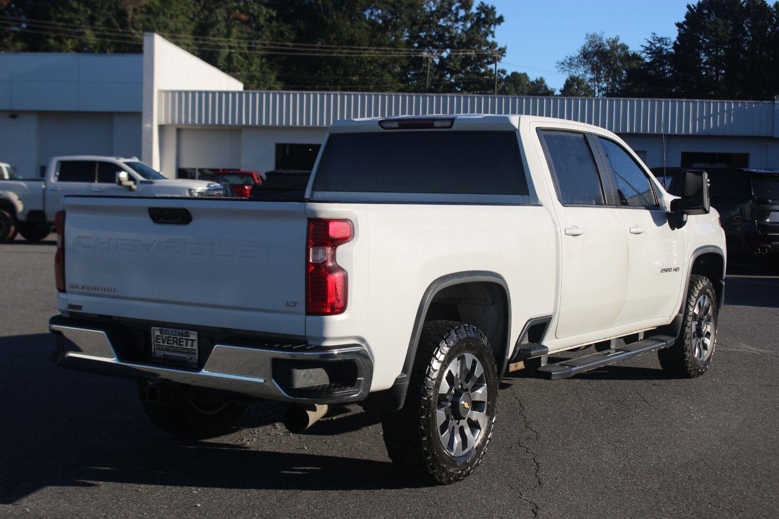 Used 2022 SUMMIT WHITE Chevrolet LT image 7