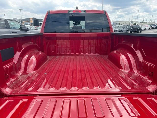 New 2026 Molten Red Pearl-Coat Exterior Paint RAM Big Horn/Lone Star image 24