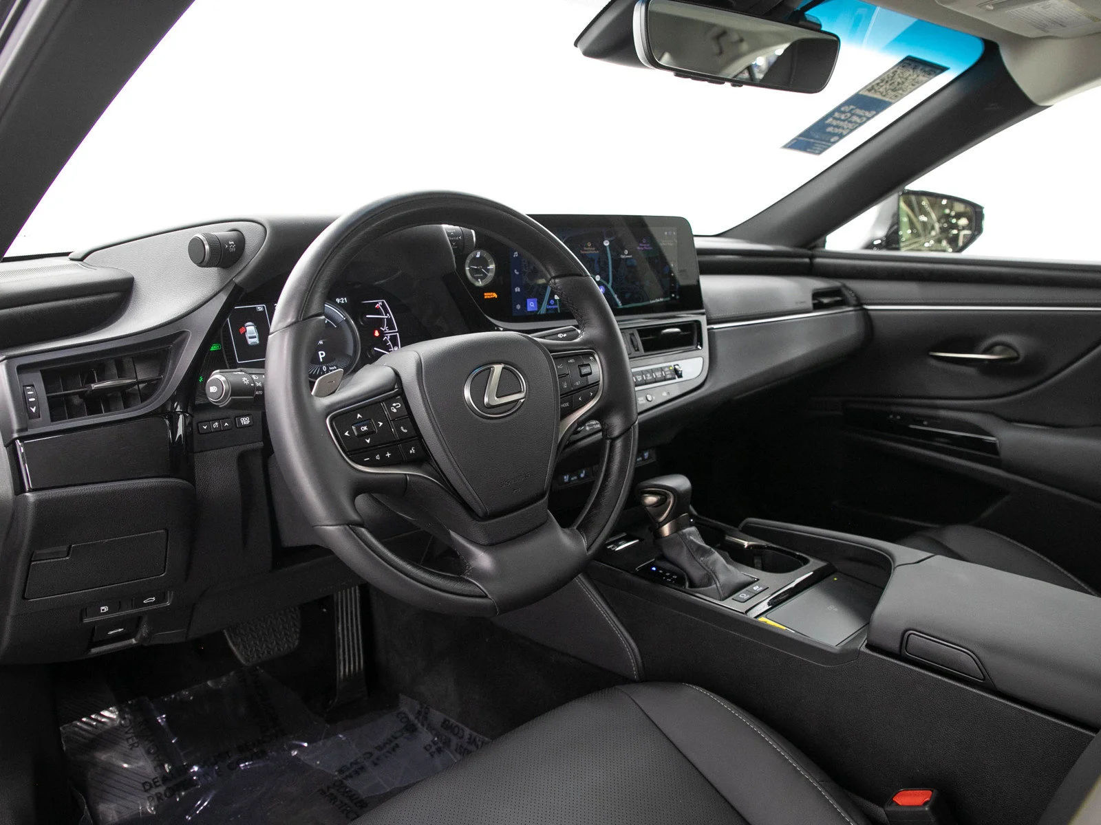 Used 2025 Black Lexus ES 300h F Sport Handling image 24