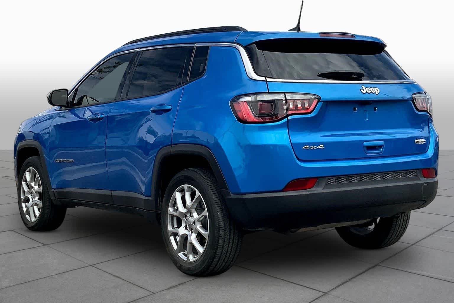2022 Jeep Compass Latitude Lux - Photo 10