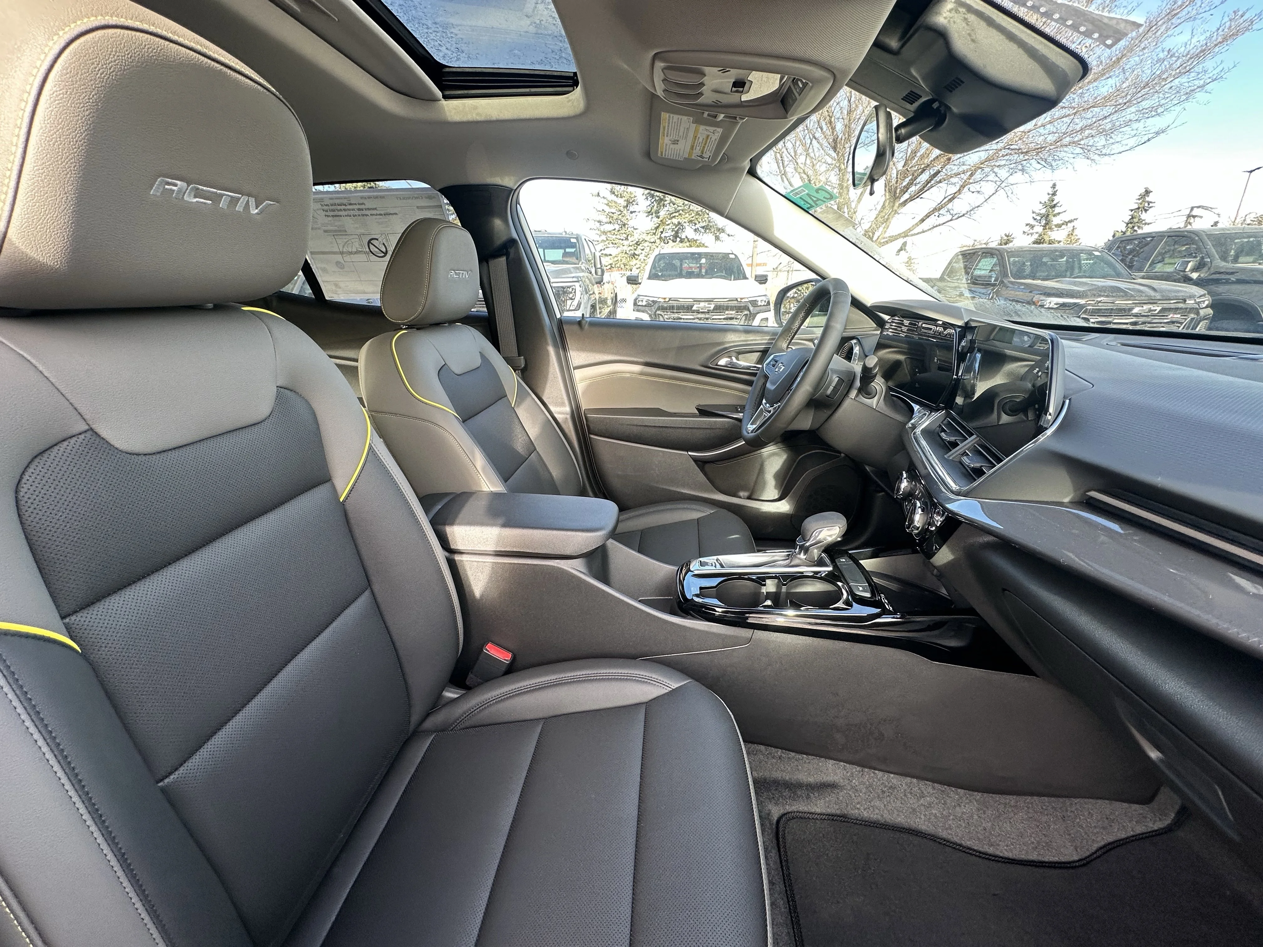 New 2026 Summit White Chevrolet ACTIV image 22