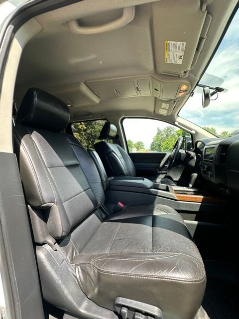 2011 Nissan Titan SL - Photo 25