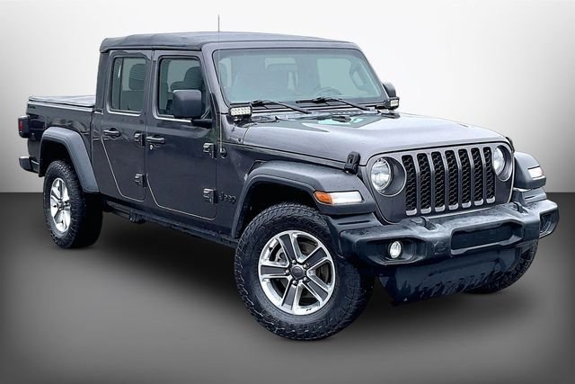 Certified Pre-Owned 2021 Jeep Gladiator Sport 4D Crew Cab in