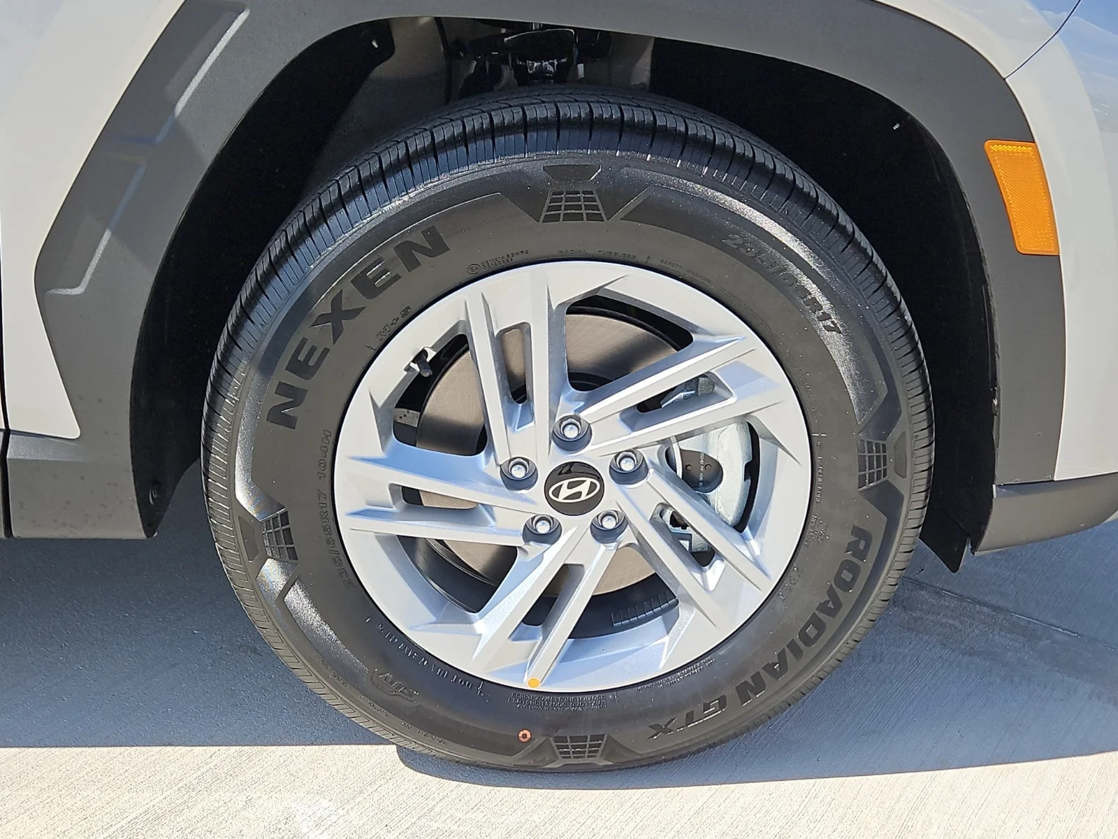 New 2026 Shimmer Silver Hyundai SE 4dr Front-Wheel Drive image 5