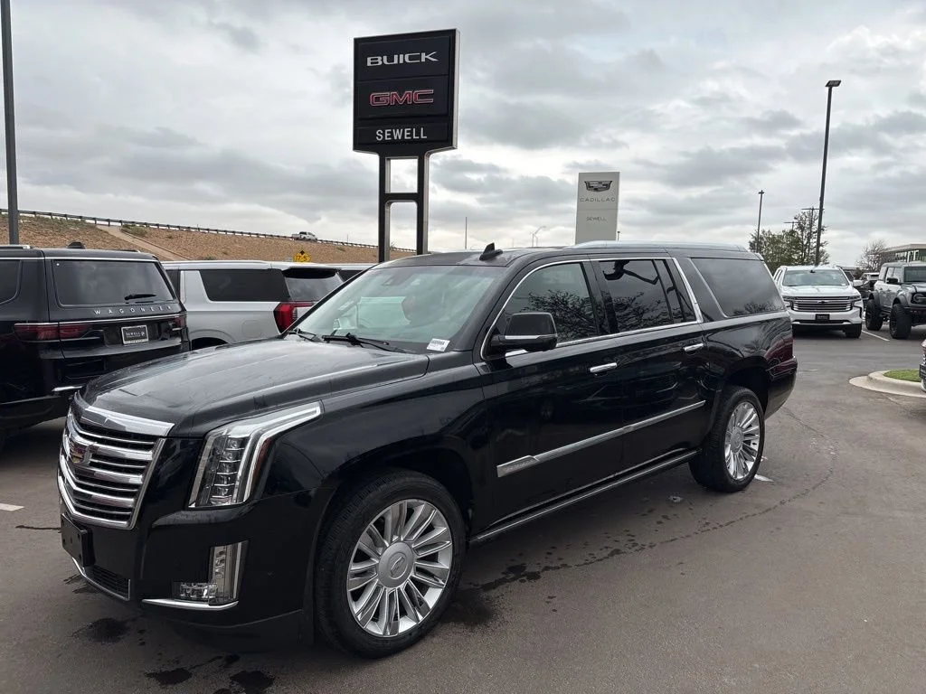 2018 Cadillac Escalade ESV AWD Platinum's photo