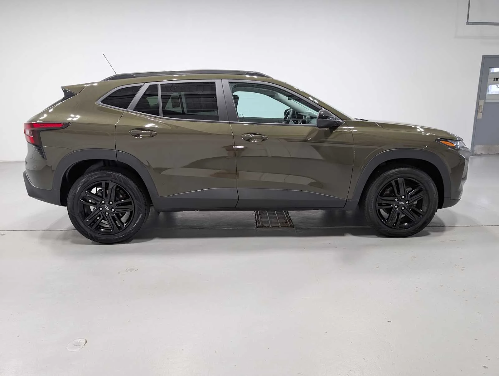 Used 2024 Harvest Bronze Metallic Chevrolet ACTIV image 7
