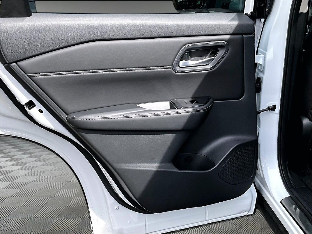 Used 2026 White Nissan Dark Armor image 22