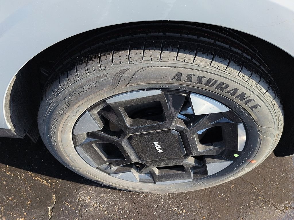 New 2026 Ceramic Silver Kia EX image 10