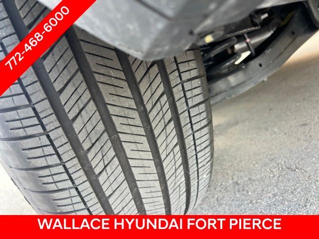 Used 2024 White Hyundai SEL image 7
