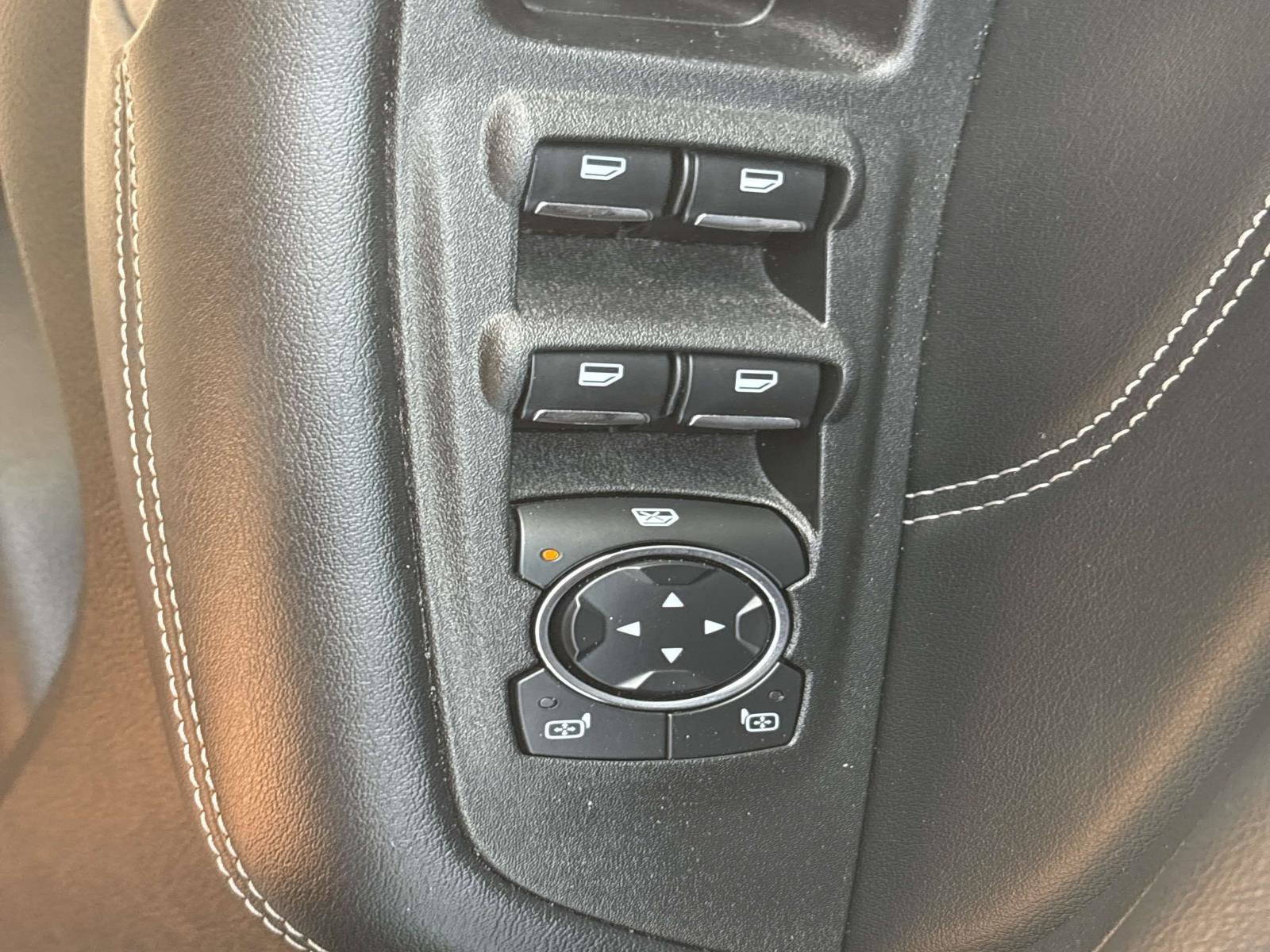 2024 Ford Edge Titanium - Photo 25