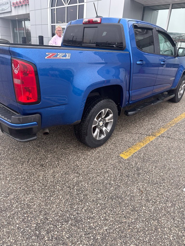 Used 2018 Blue Chevrolet Z71 image 4