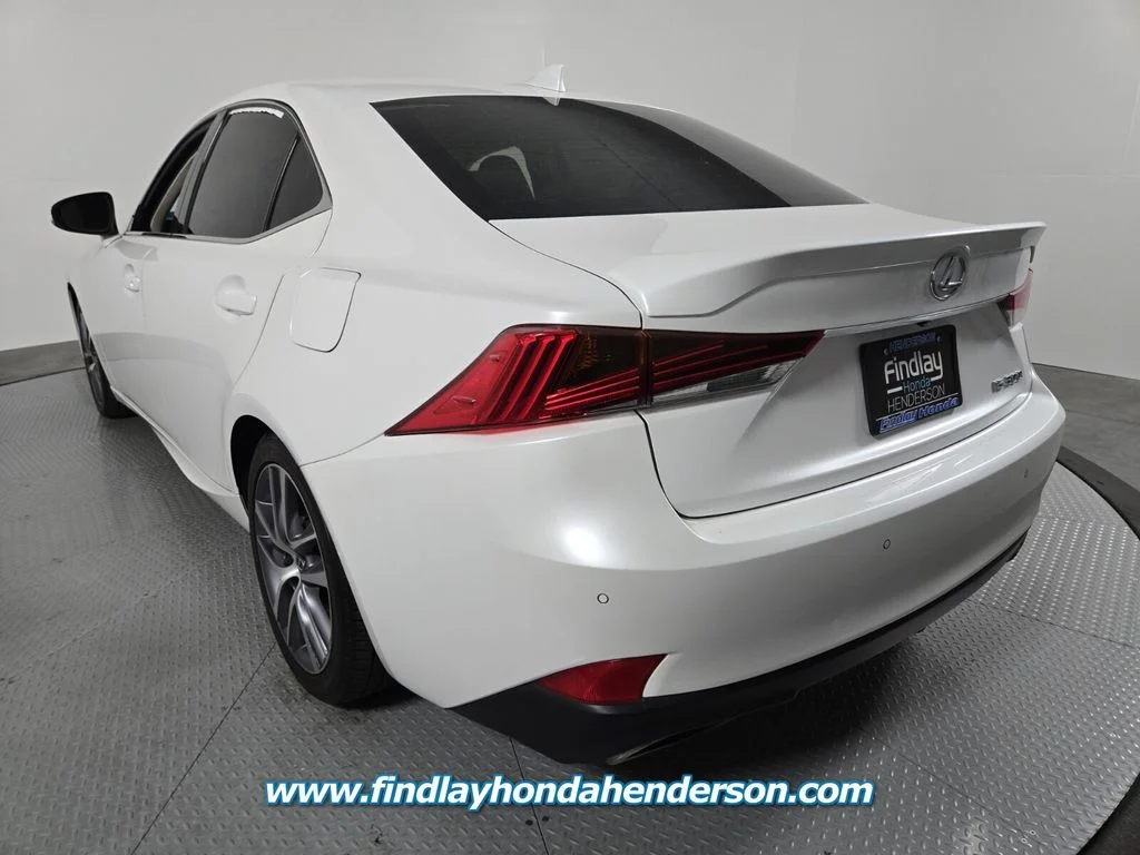 2020 Lexus IS 300 - Photo 4