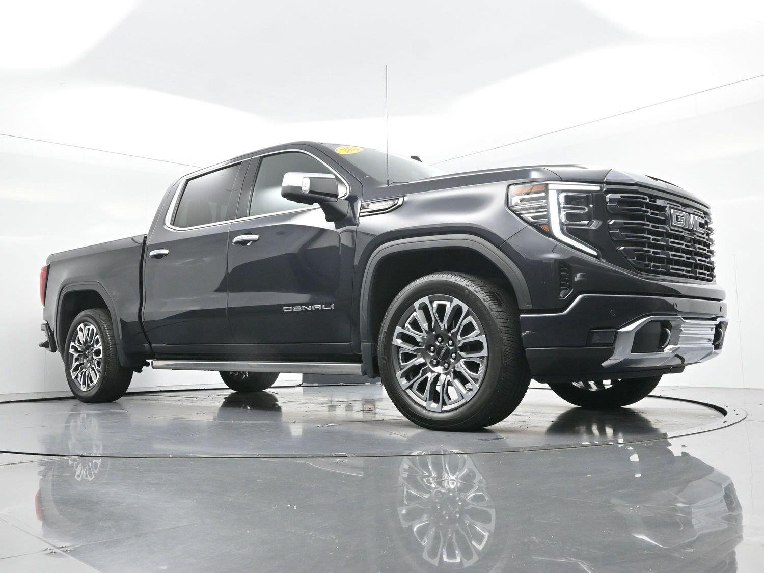Used 2023 TITANIUM RUSH METALLIC GMC Denali Ultimate image 19