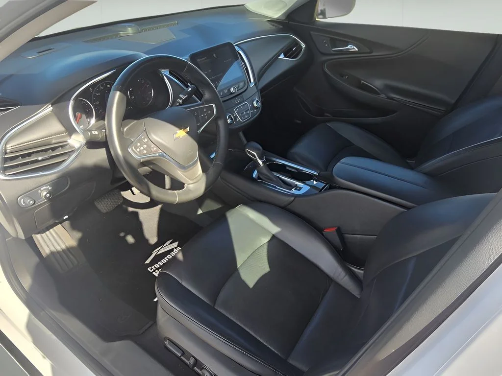 Used 2024 Summit White Chevrolet LT image 25