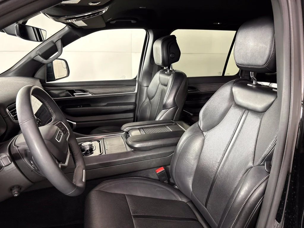 Used 2024 Black Jeep Series II image 31