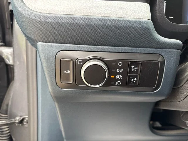 Used 2025 Gray Ford XLT image 28