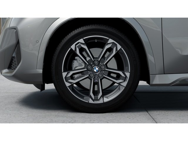 New 2027 Space Silver Metallic BMW  image 7