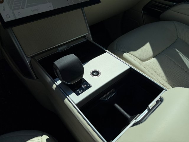 Used 2024 Silver Land Rover SE image 25