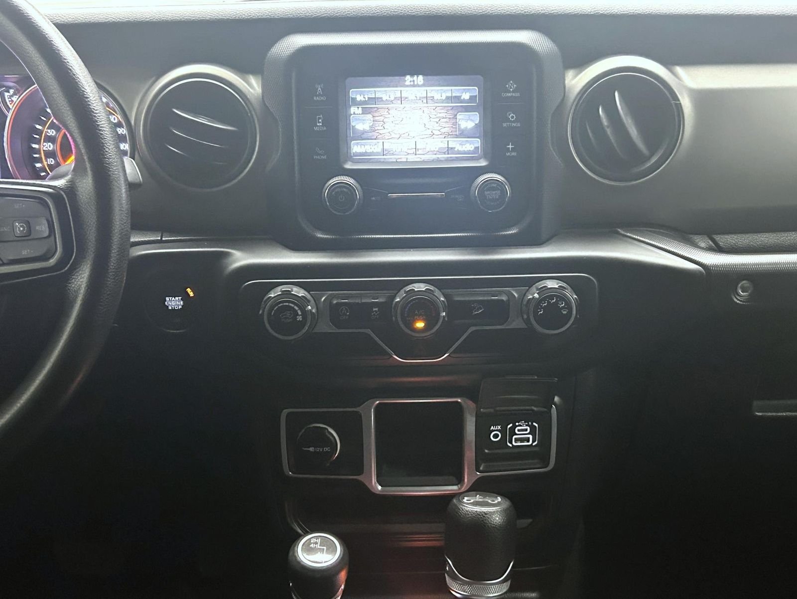 Used 2018 Gray Jeep Unlimited Sport image 13