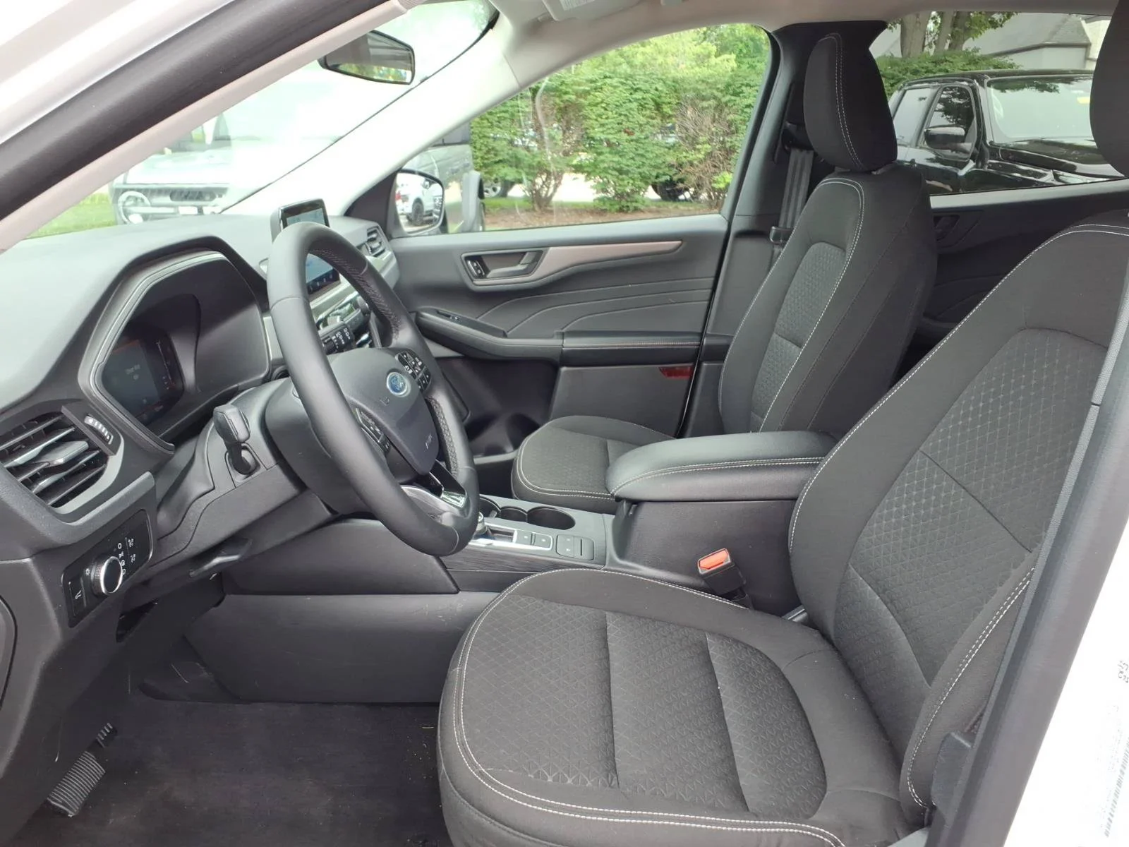 Used 2024 Oxford White Ford Active image 26
