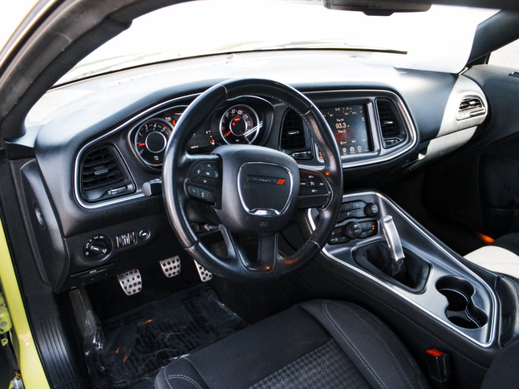 Used 2015 Sublime Pearl Coat Dodge R/T image 9