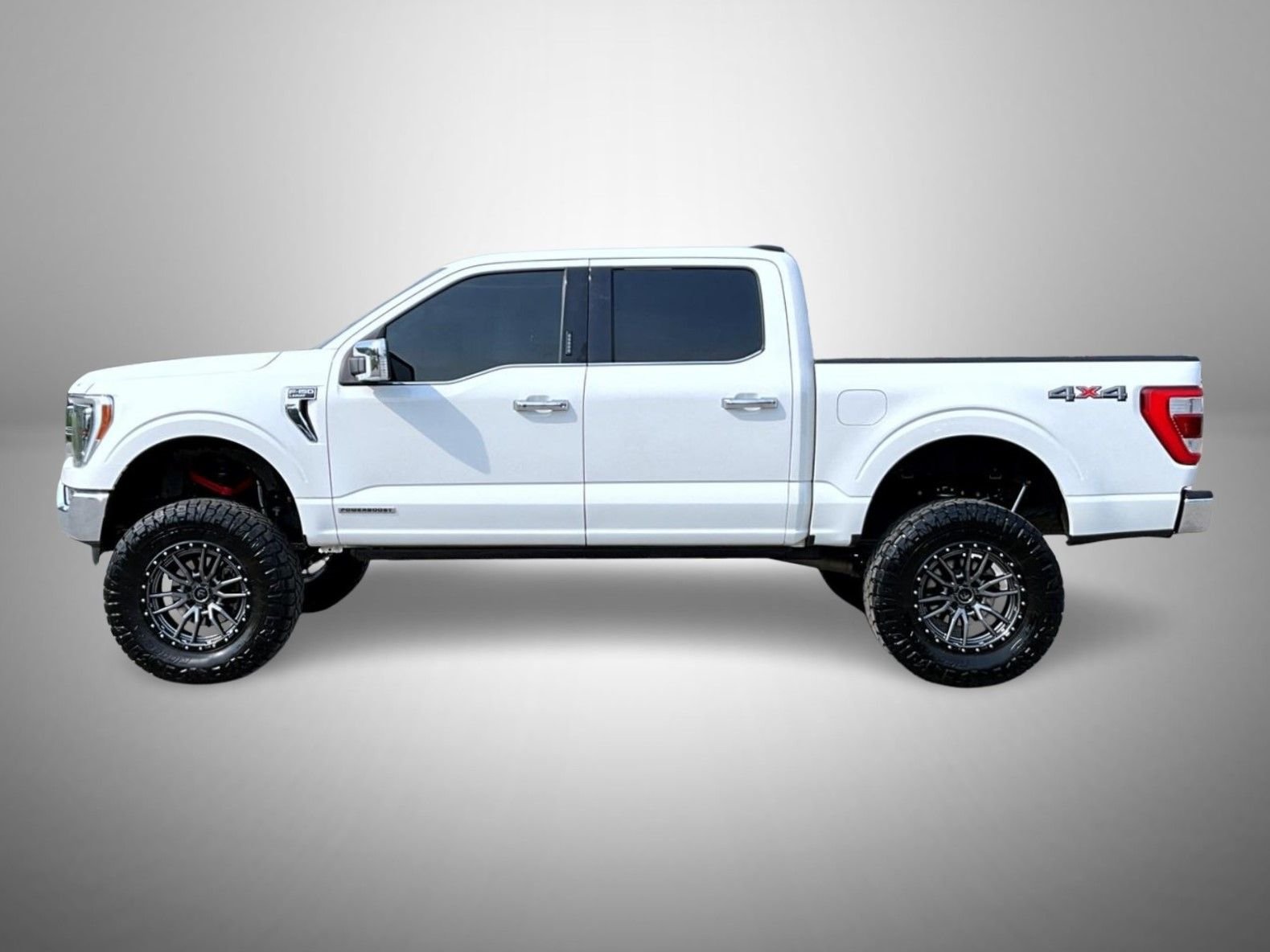 Used 2021 White Ford Lariat image 8