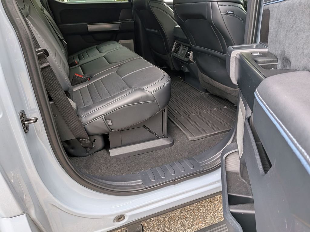 New 2026 Glacier Gray Metallic Tri-Coat Ford F-250® Platinum® image 30
