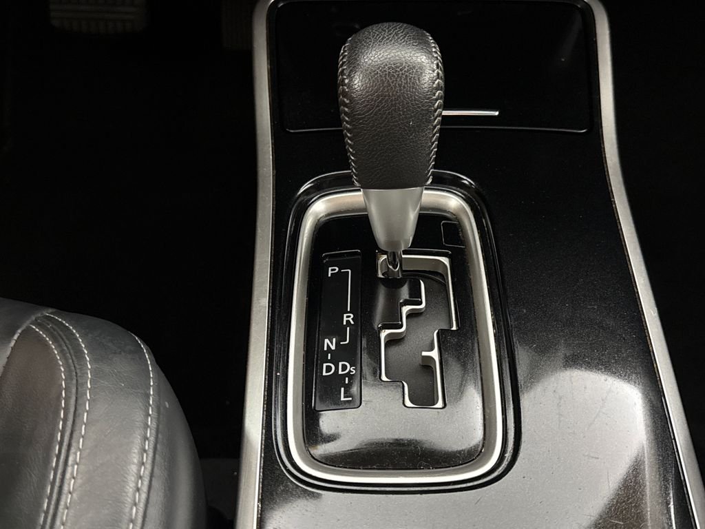 Used 2019 Gray Mitsubishi SEL image 16