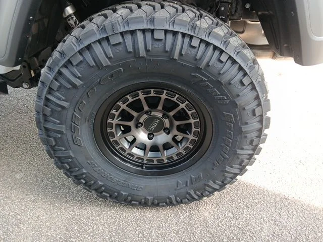 New 2026 Bright White Clear-Coat Exterior Paint Jeep Sport image 55