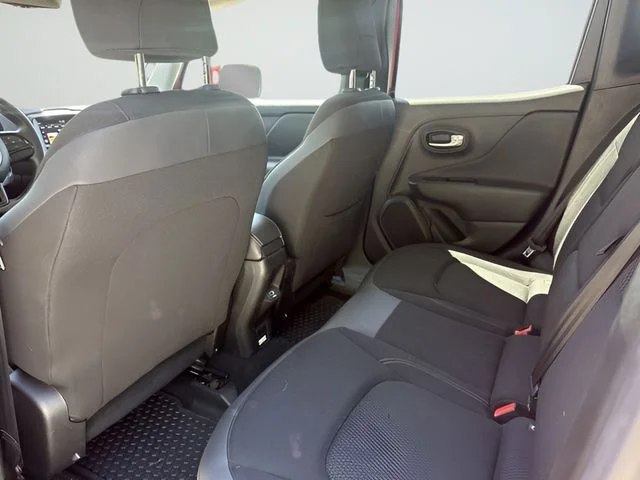 Used 2022 Red Jeep Latitude image 14