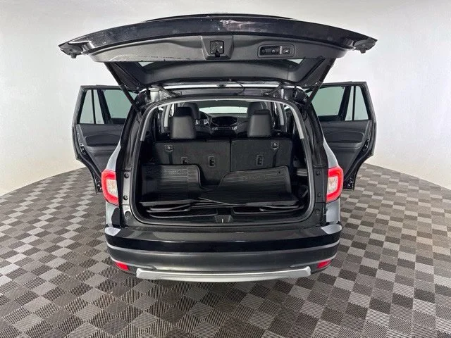 Used 2021 Black Honda EX-L image 17
