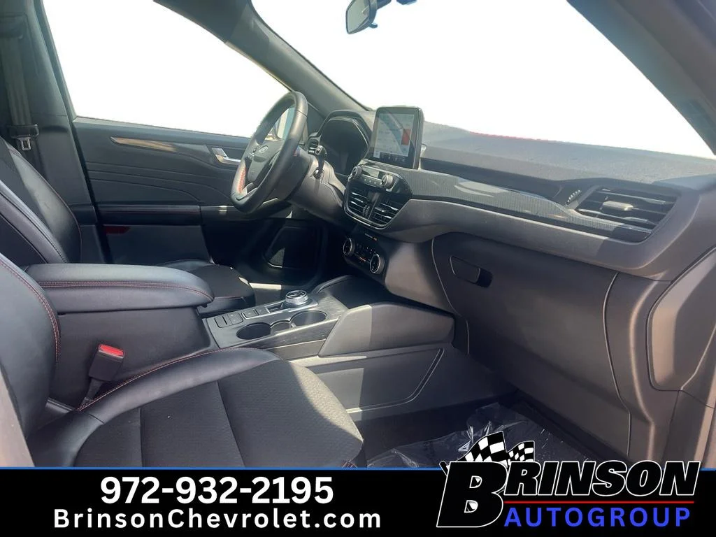 Used 2025 Agate Black Metallic Ford ST-Line image 5