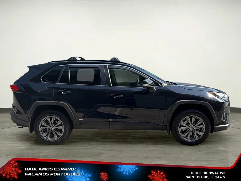 Used 2022 Black Toyota XLE Premium image 7