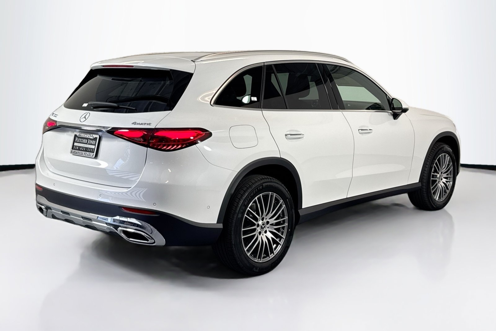 New 2026 MANUFAKTUR Moonlight White Metallic Mercedes-Benz GLC 300 image 5