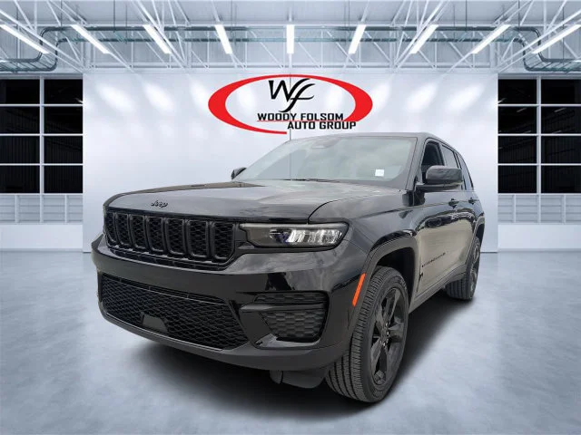 Used 2025 Black Jeep Altitude X image 7