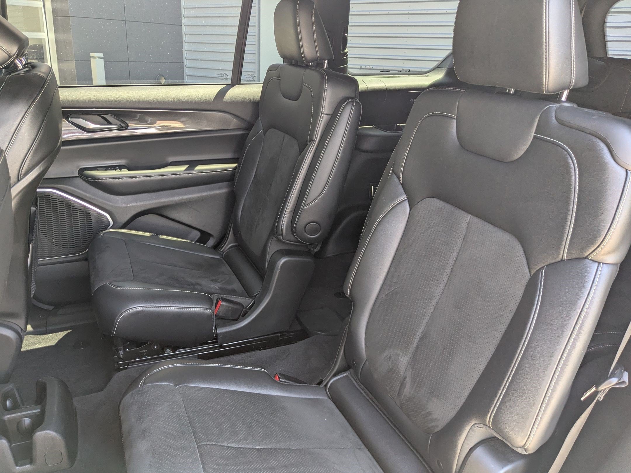 Used 2021 Bright White Clearcoat Jeep Altitude image 28